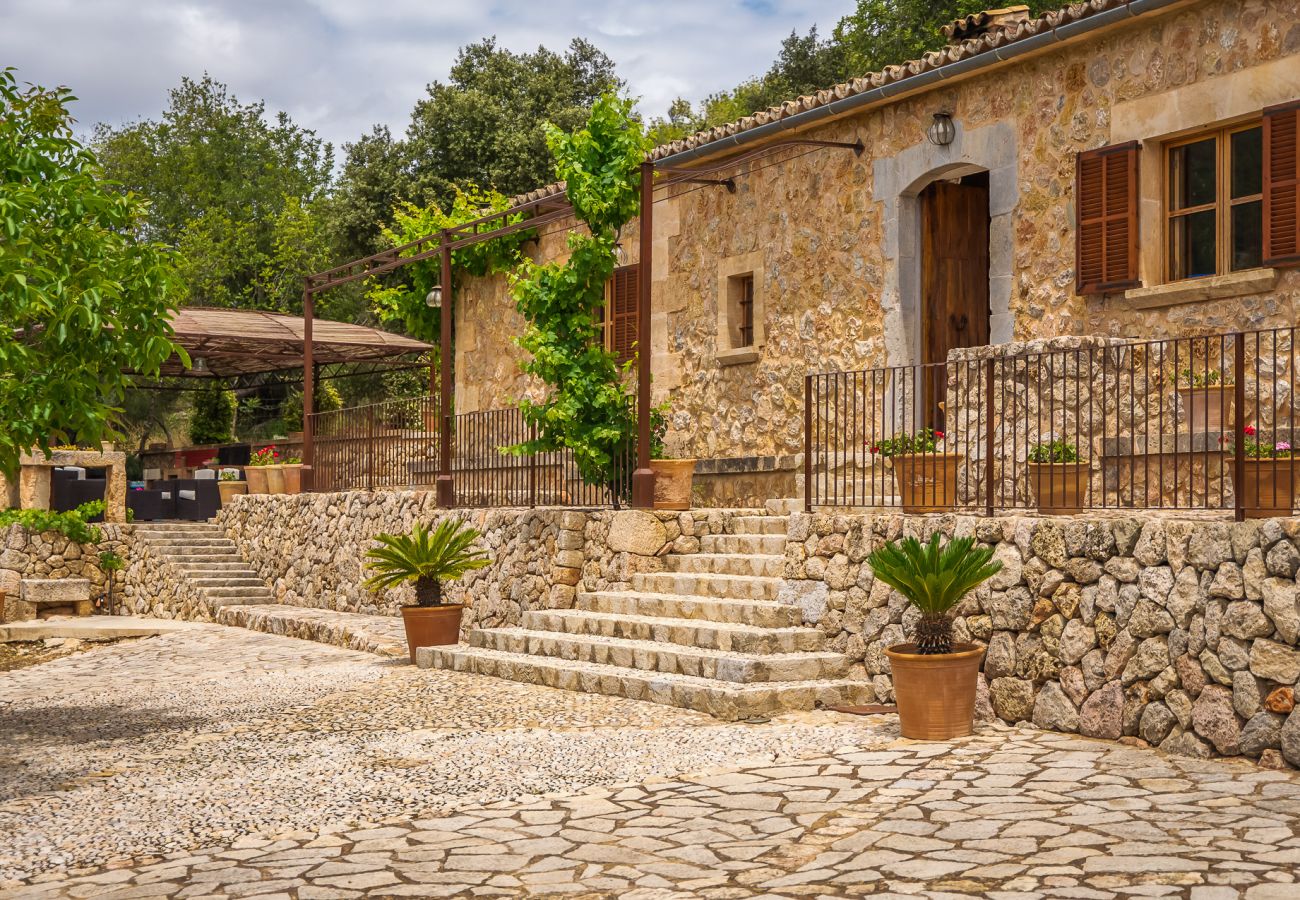 Traditionelles Haus mit Schwimmbad in Campanet