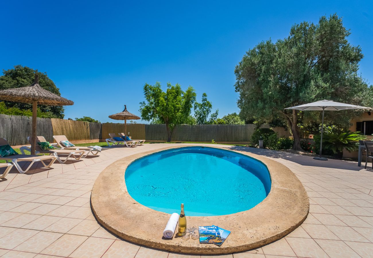 Casa en Alcúdia - Finca Toni con piscina cerca de playa en Alcudia