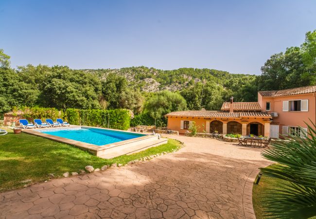 Finca Esteban con piscina en Crestatx