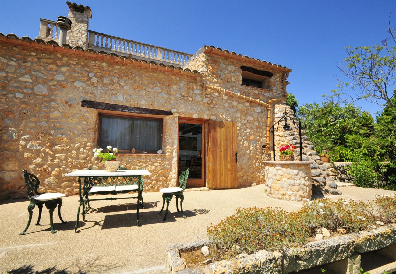 Casa rústica con piscina en Mallorca 