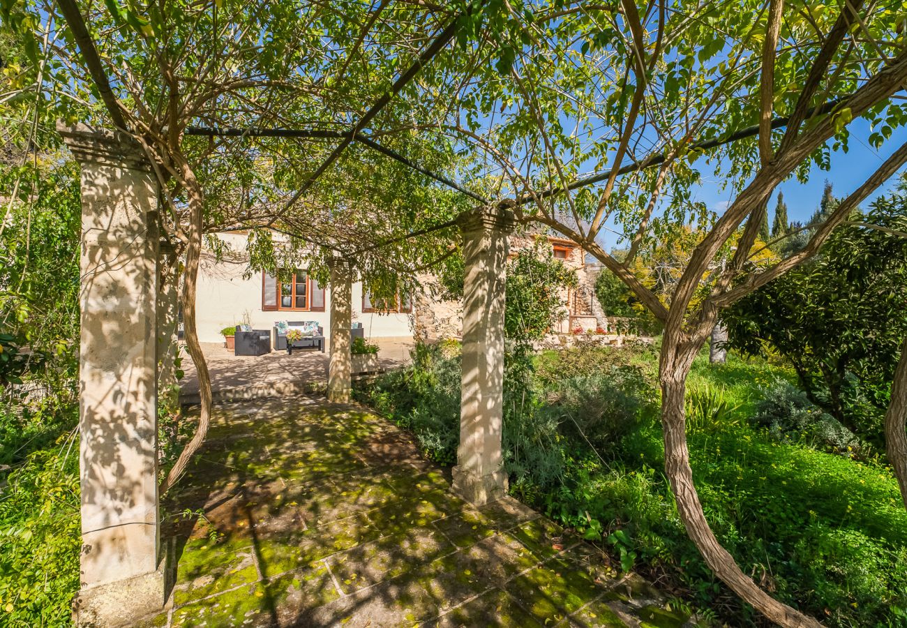 Finca en Buger - Finca rústica con piscina Cas Mut en Mallorca