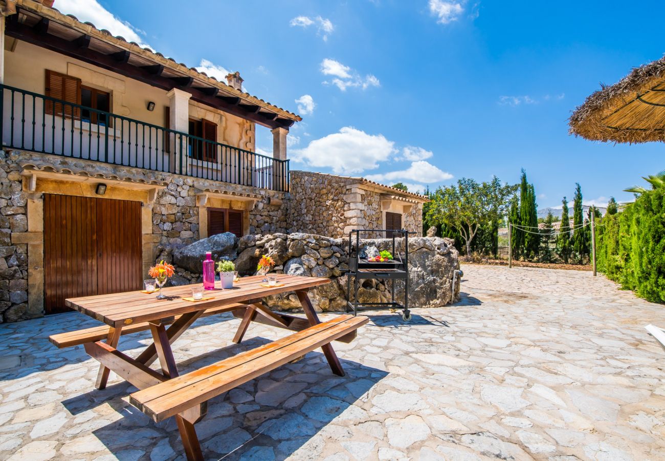 Hébergement dans une finca rustique à Pollensa avec vue sur la montagne