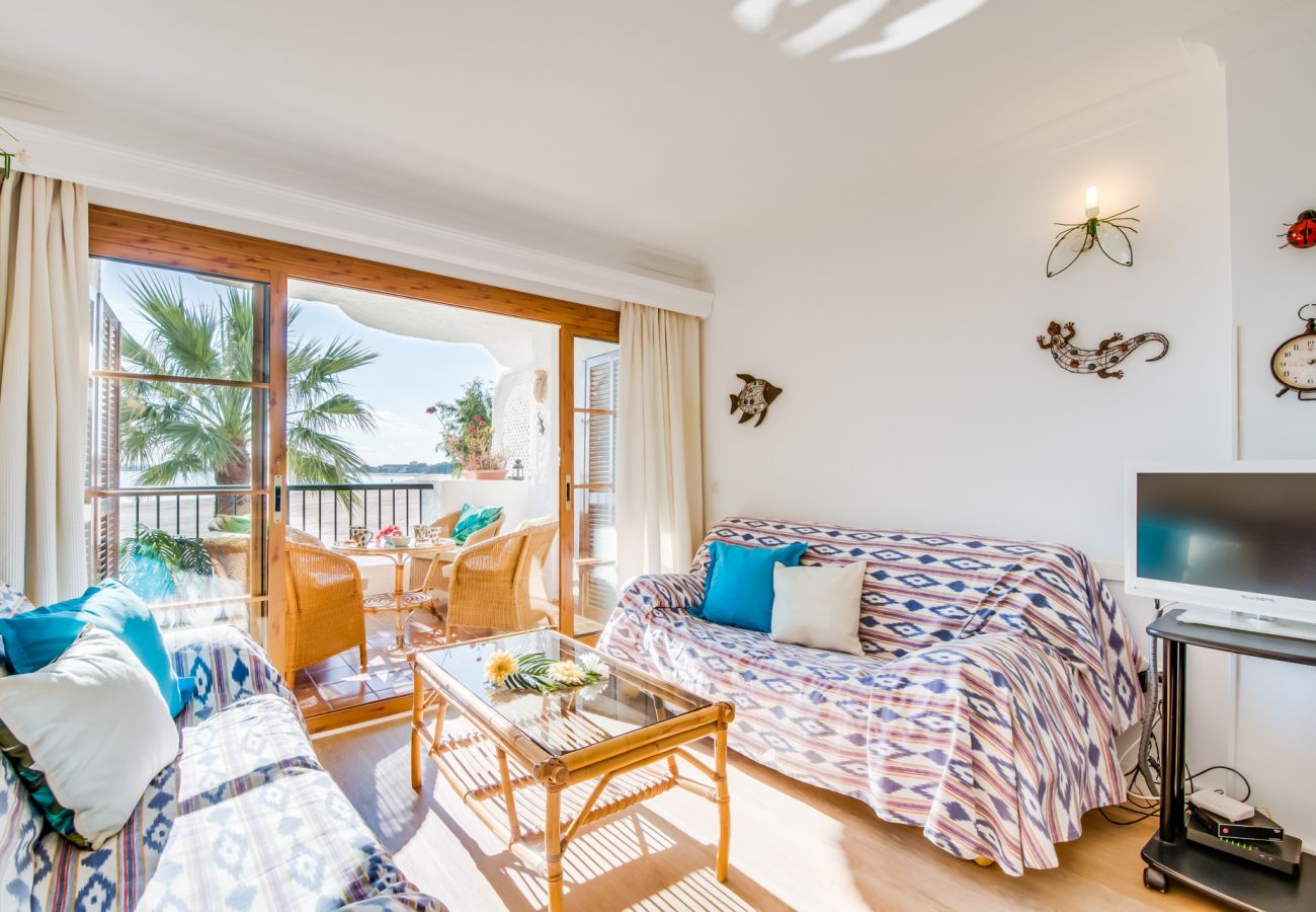 Flat in Puerto de Alcudia with sea view.