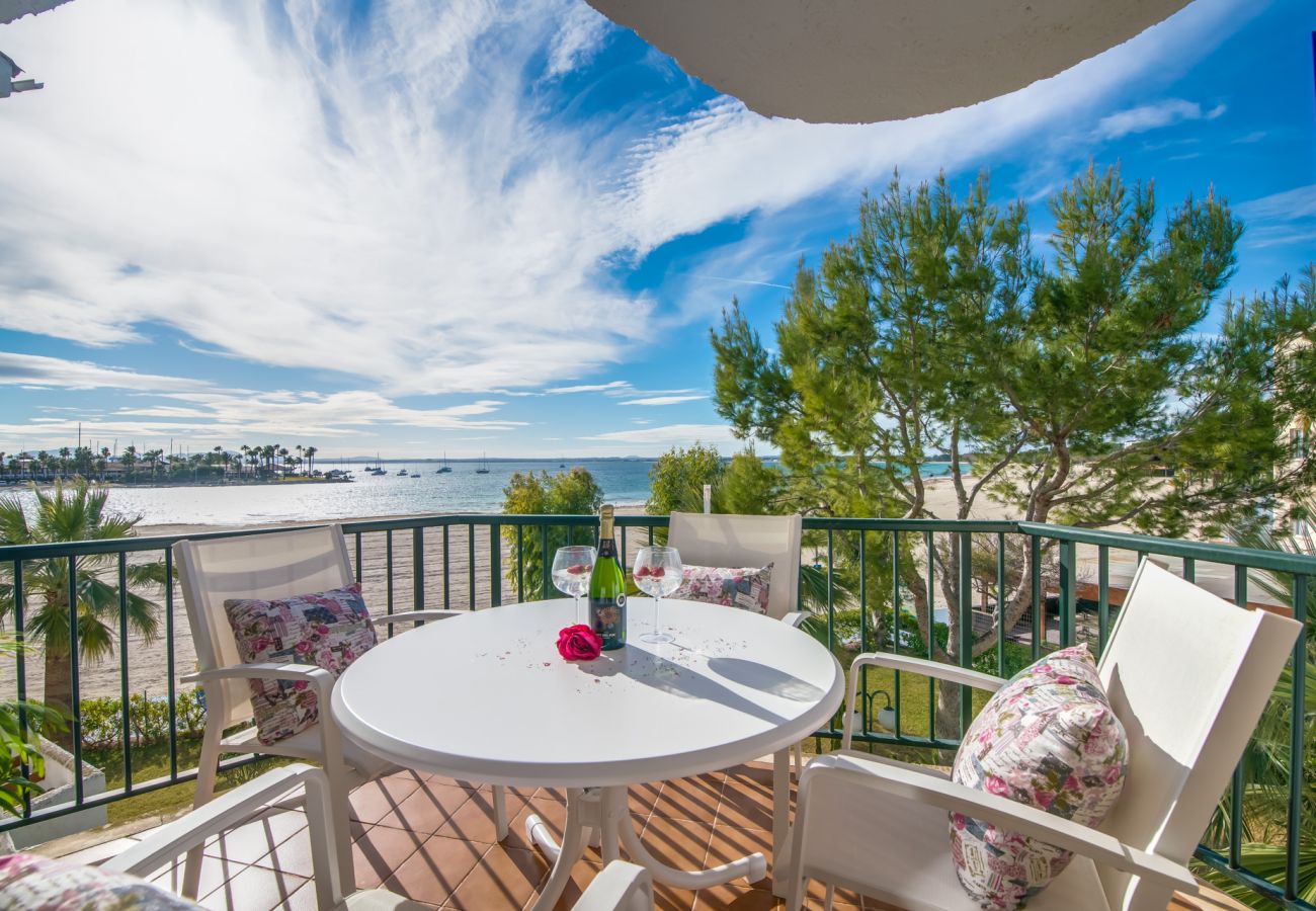 Vacances à Puerto de Alcudia dans un appartement avec piscine