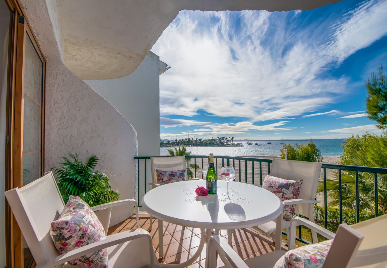 Appartement en première ligne à Puerto de Alcudia.