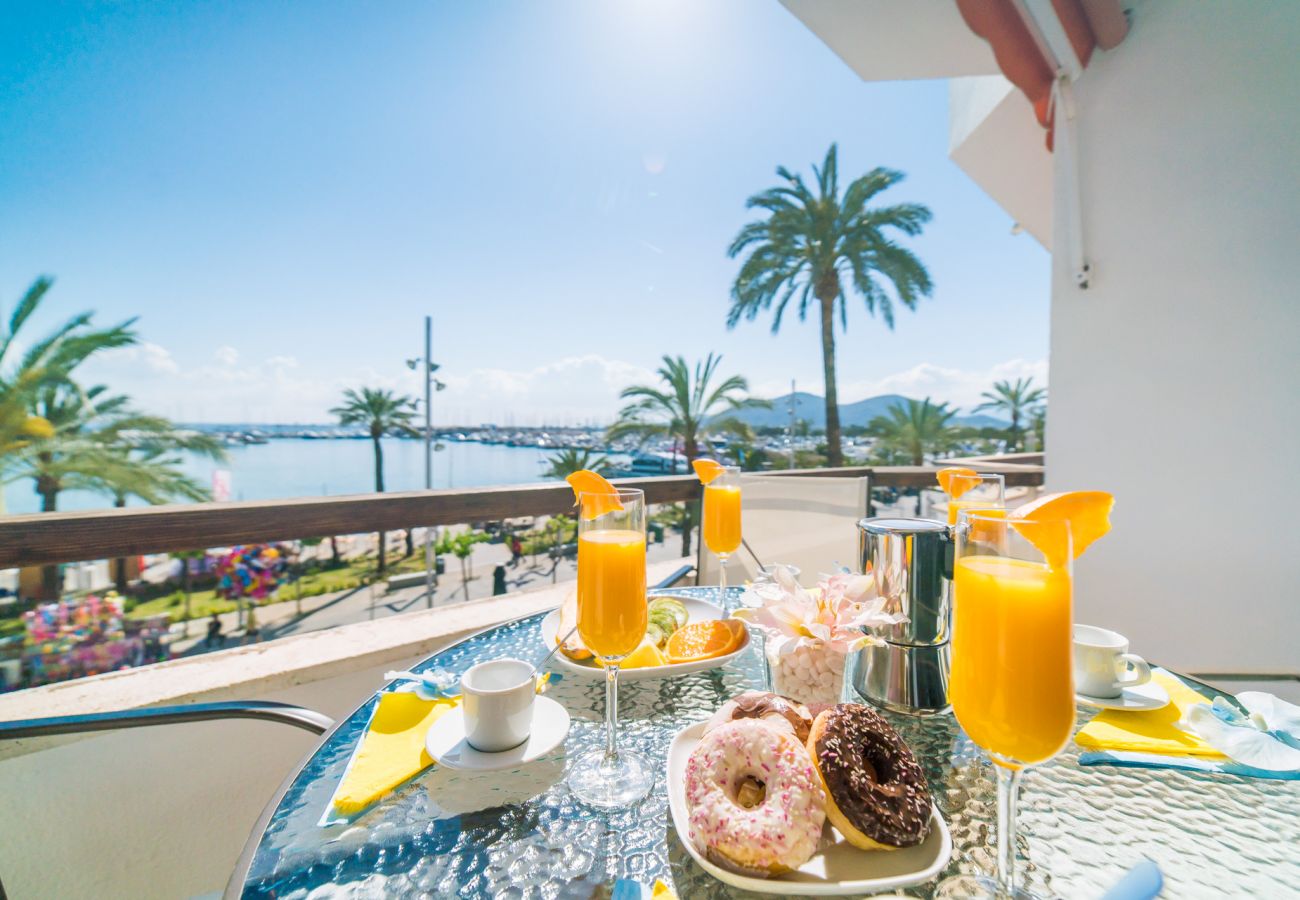 Appartement avec terrasse et vue sur la mer à Puerto Alcudia