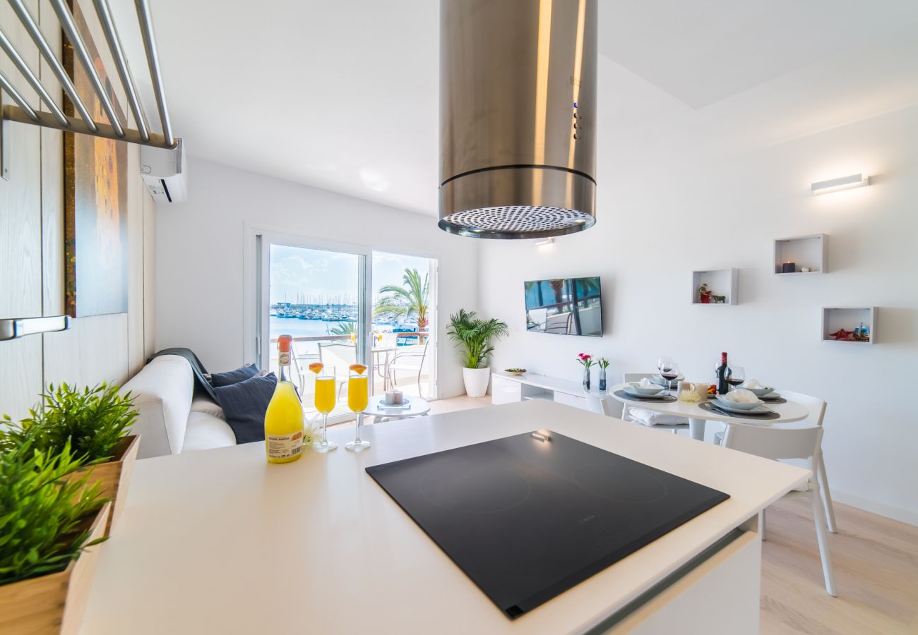 Appartement à Alcudia - Appartement moderne Mimosa avec vue sur la mer à Puerto Alcudia