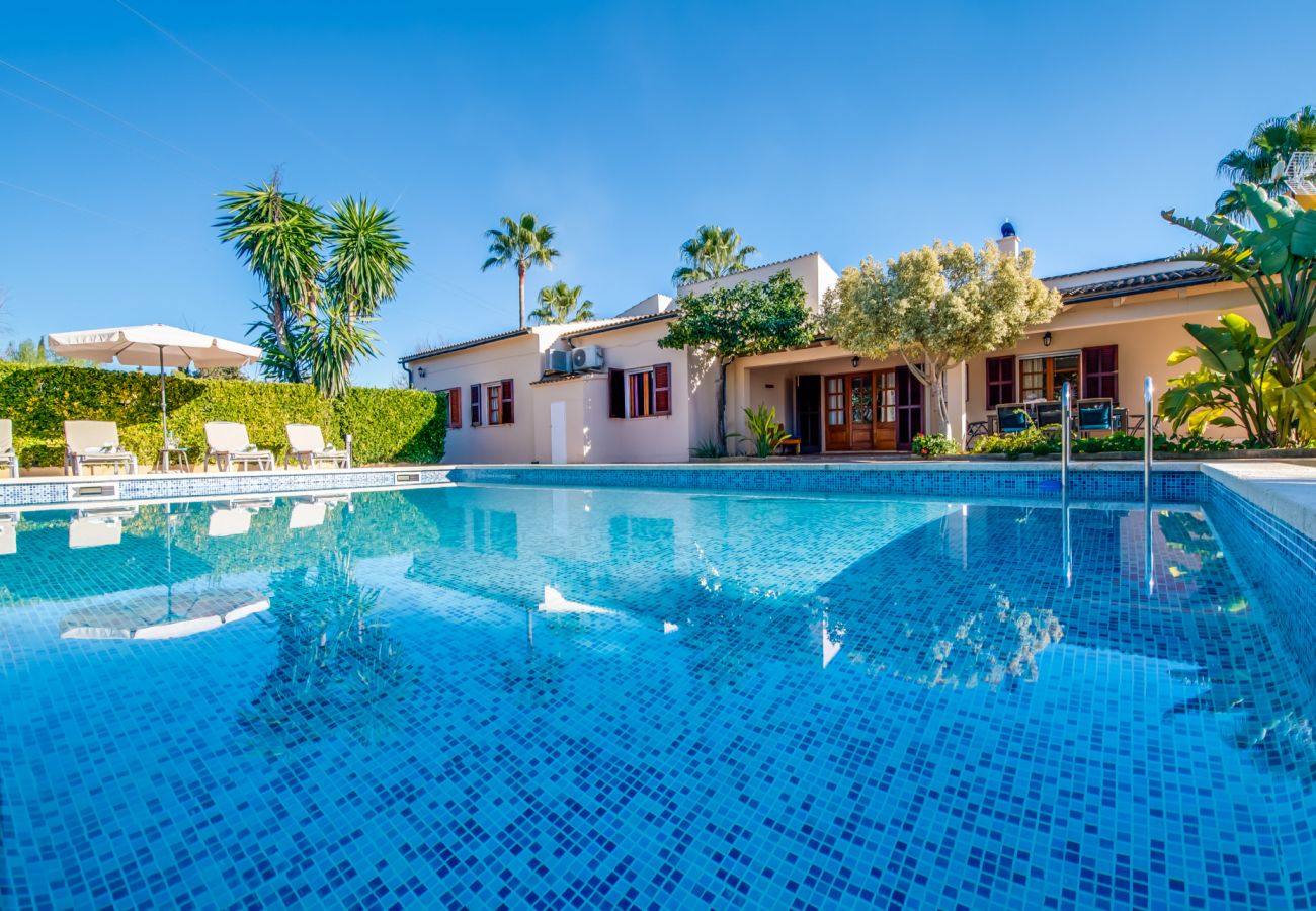 Domaine à Inca - Finca rurale avec piscine Es Pascolet à Majorque.  🌐 Sources