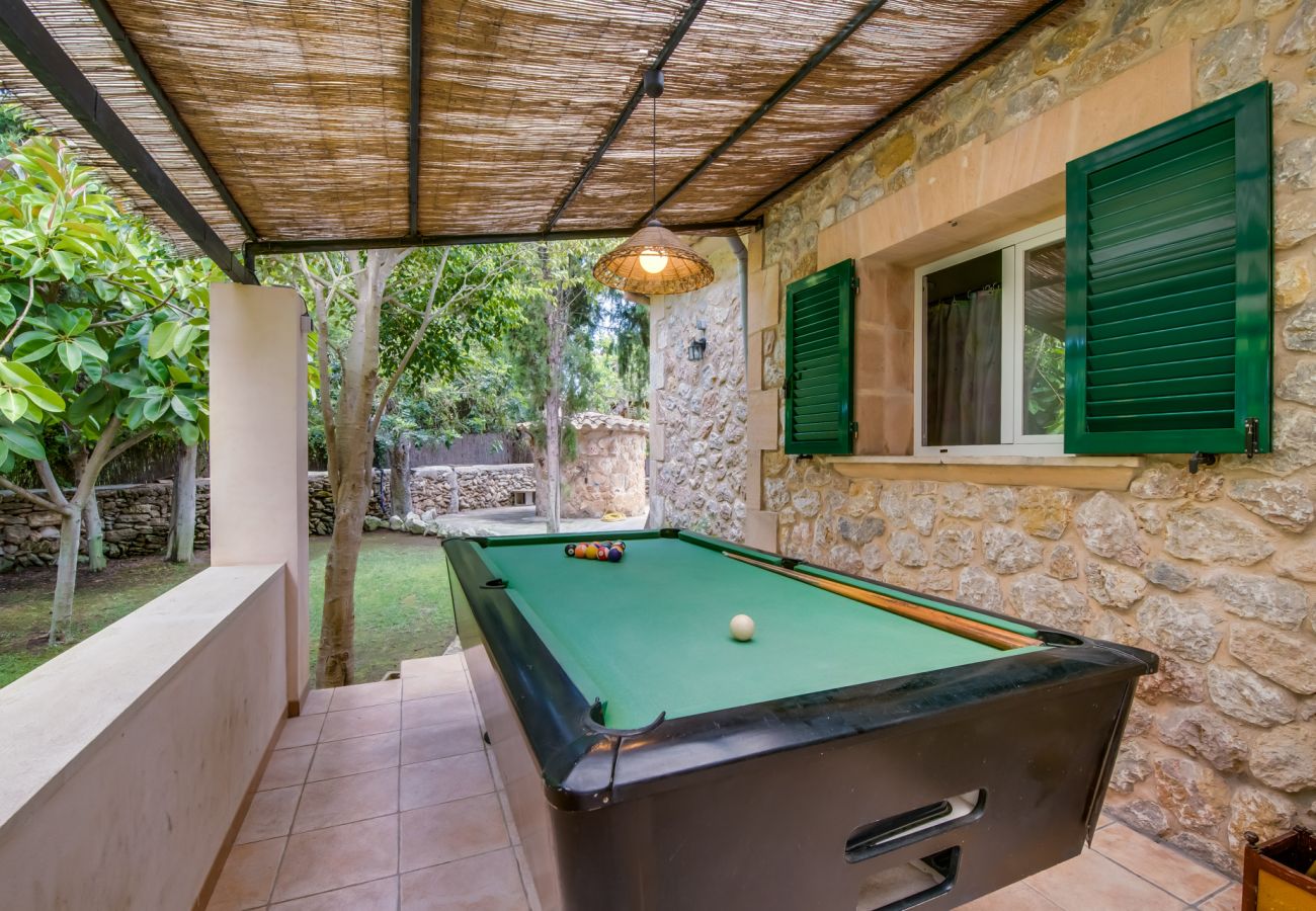 Vacances à Alcudia dans une maison avec piscine et billard 