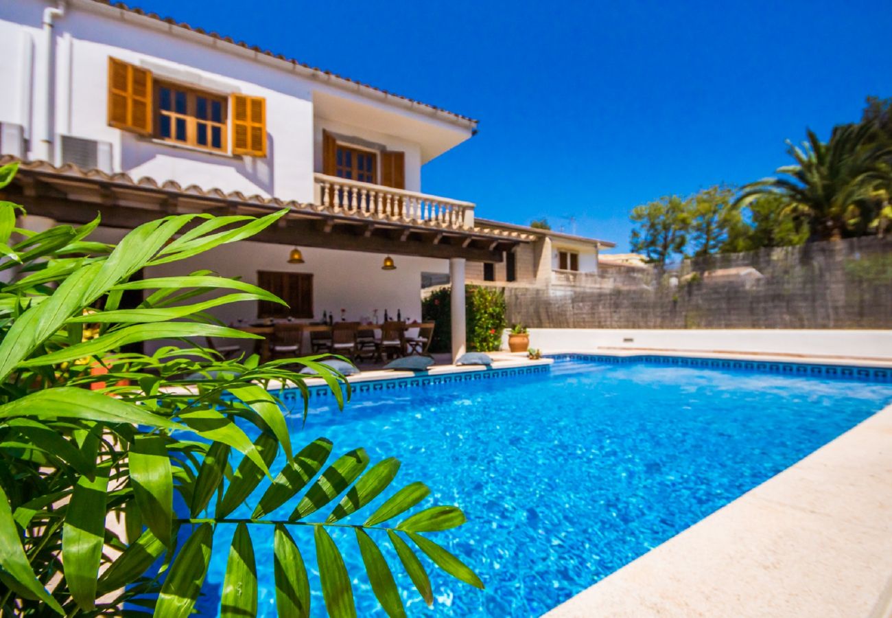 Maison près de la plage avec piscine et terrasse