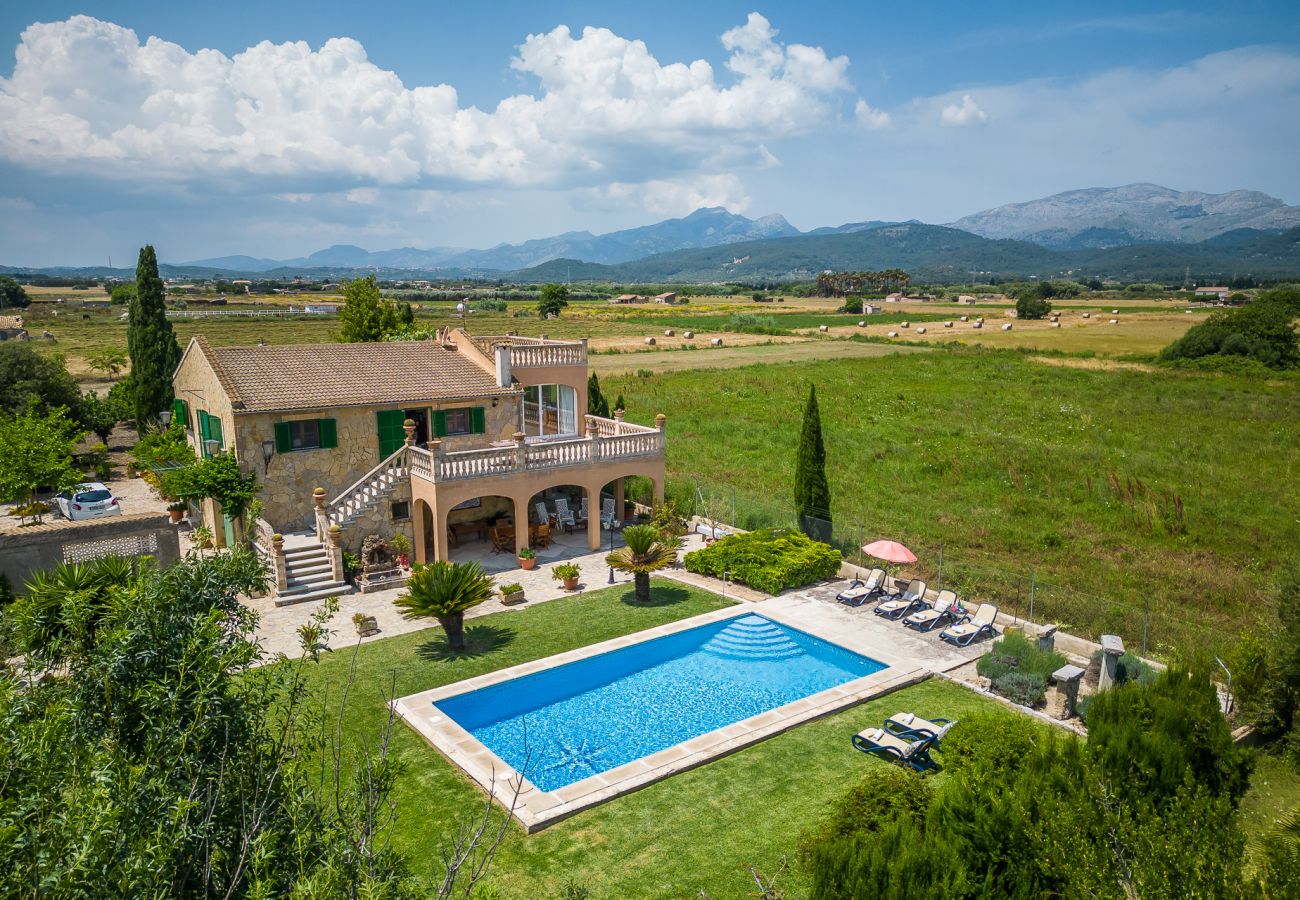 Vacances rurales traditionnelles avec piscine et barbecue à Majorque