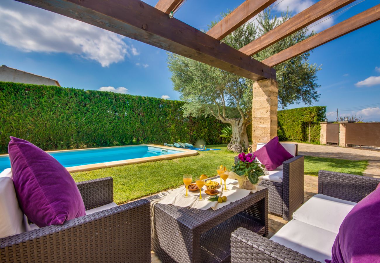 Domaine à Petra - Magnifique villa avec piscine privée au cœur de Majorque. Réservez vos vacances de rêve au meilleur prix maintenant !