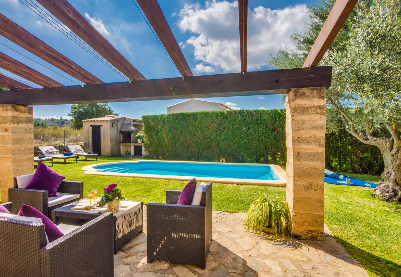 Domaine à Petra - Magnifique villa avec piscine privée au cœur de Majorque. Réservez vos vacances de rêve au meilleur prix maintenant !