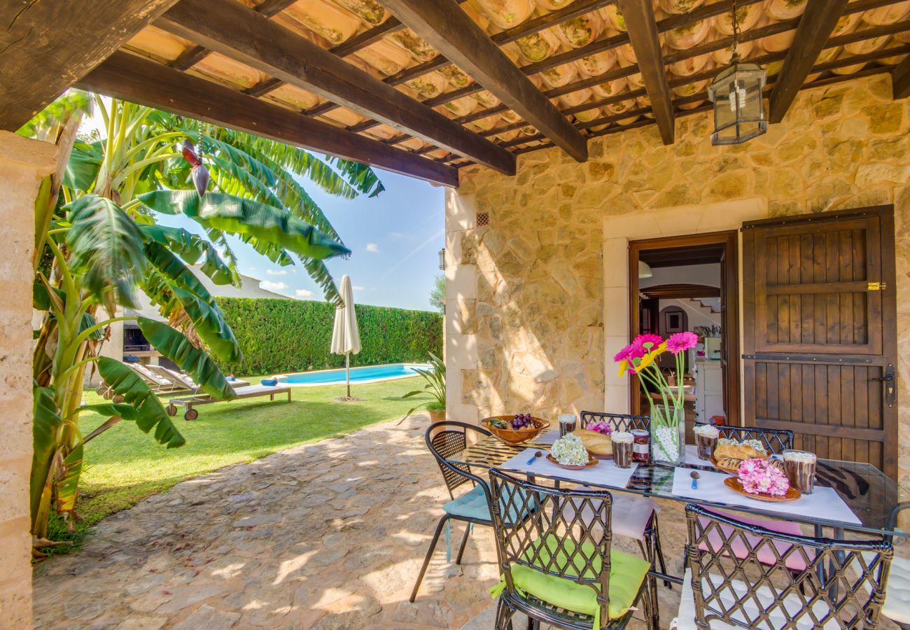 Domaine à Petra - Magnifique villa avec piscine privée au cœur de Majorque. Réservez vos vacances de rêve au meilleur prix maintenant !