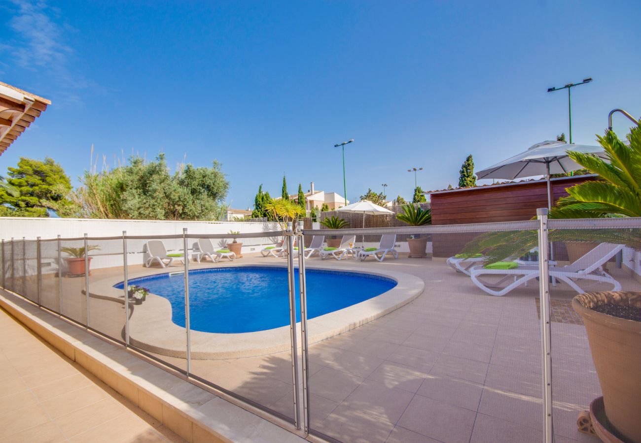 Maison en bord de mer avec piscine à Majorque