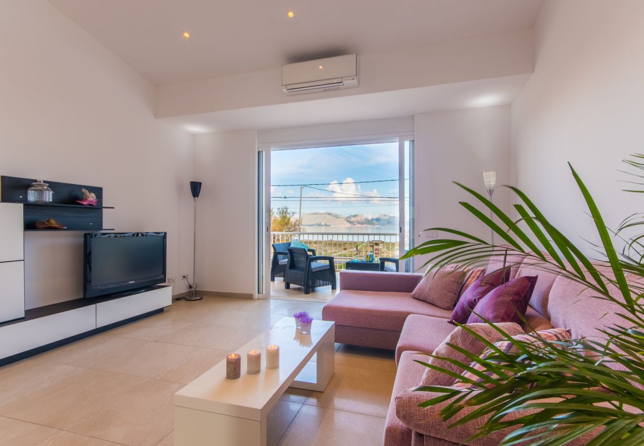 Vacances dans une maison avec vue sur la mer à Alcudia.