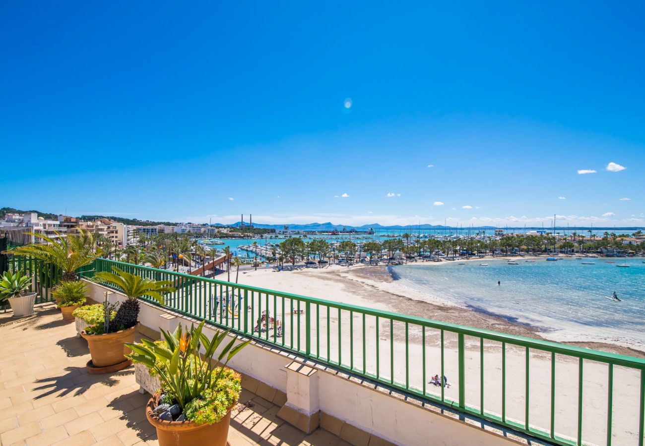 Appartement avec terrasse et vue sur la mer à Puerto Alcudia