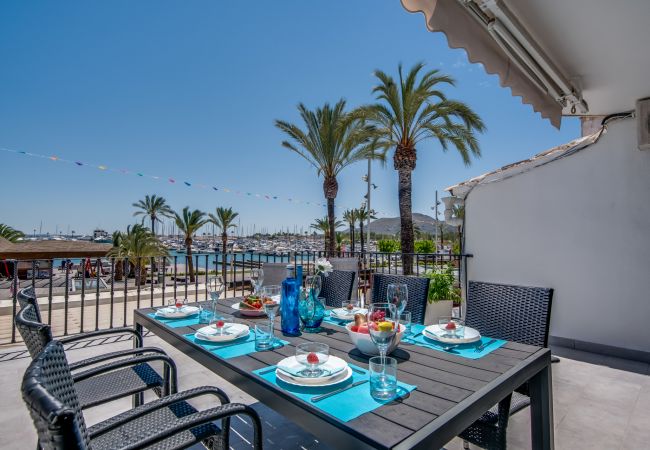 Accueillant appartement avec grande terrasse et vue sur la mer à Alcudia