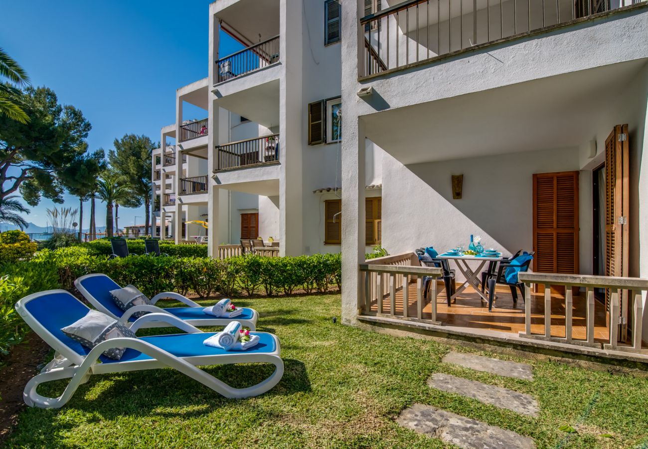 Appartement moderne de vacances près de la plage avec jardin