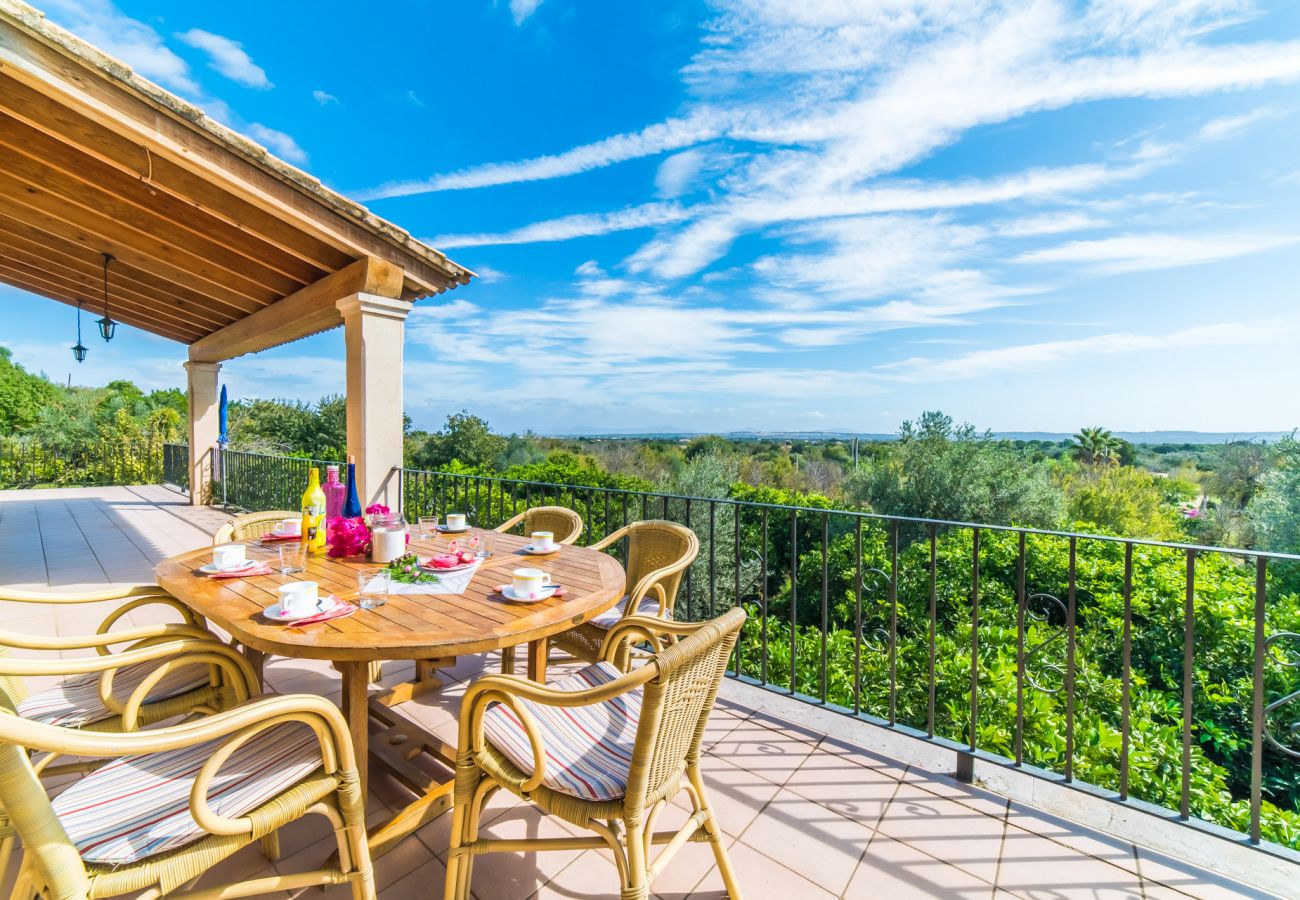 Maison de vacances avec vue sur la nature et piscine à Majorque