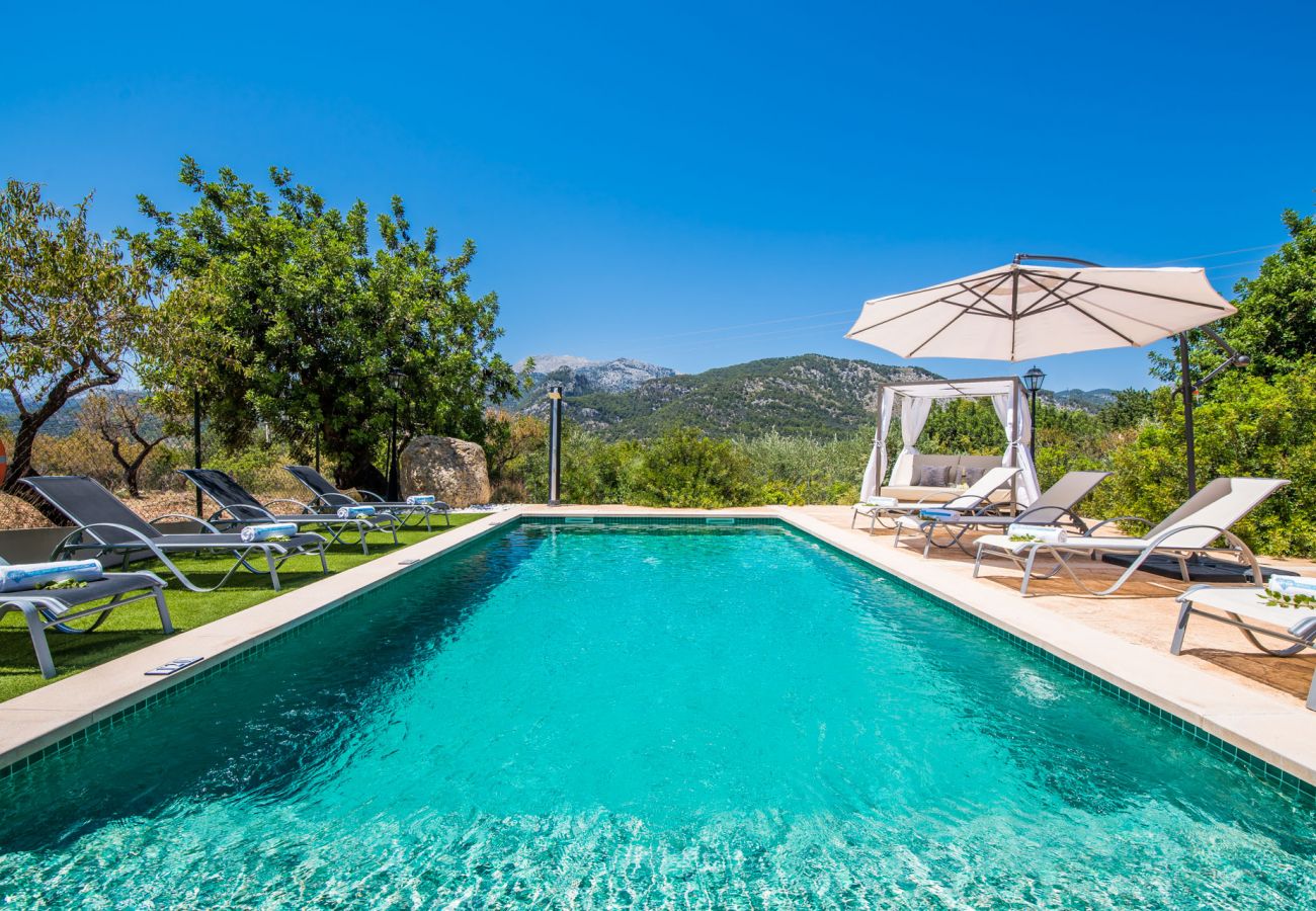 Finca rurale avec piscine et vue sur la montagne à Majorque