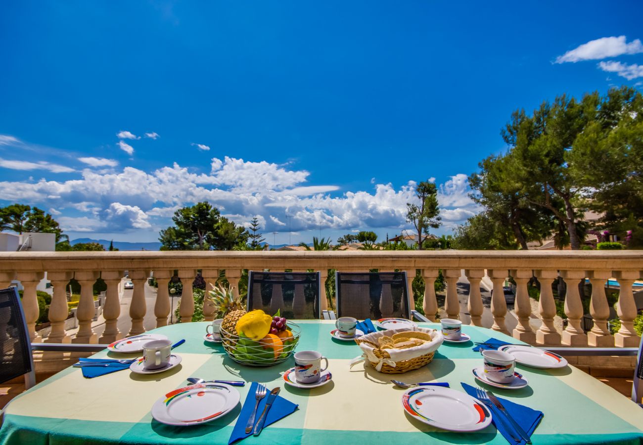 Vacances à Alcanada avec piscine près du port d'Alcudia