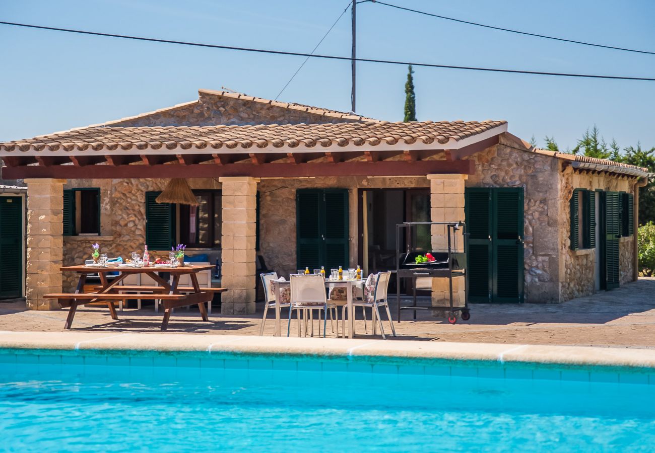 Finca de vacances près de la mer à Puerto Pollensa avec piscine