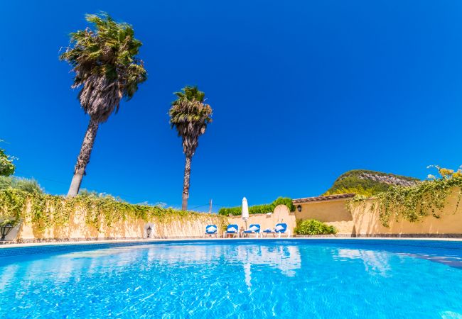 Finca rustique à Pollensa Sa Sort Llarga avec piscine