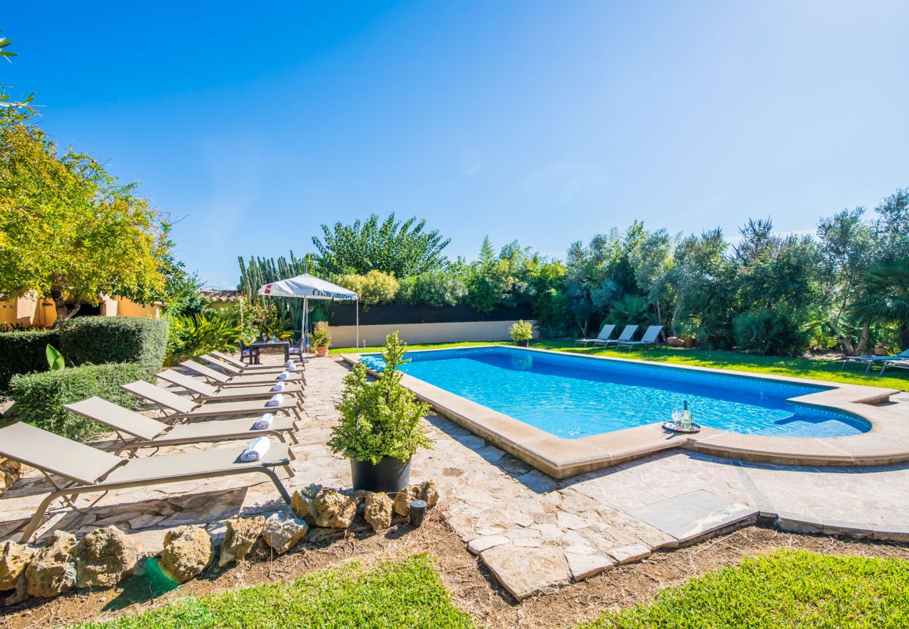 Domaine à Pollensa - Finca Can Verga à Pollensa de style campagnard avec piscine.