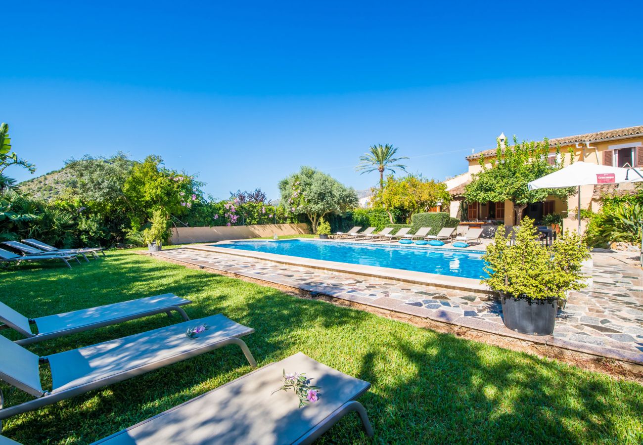 Domaine à Pollensa - Finca Can Verga à Pollensa de style campagnard avec piscine.