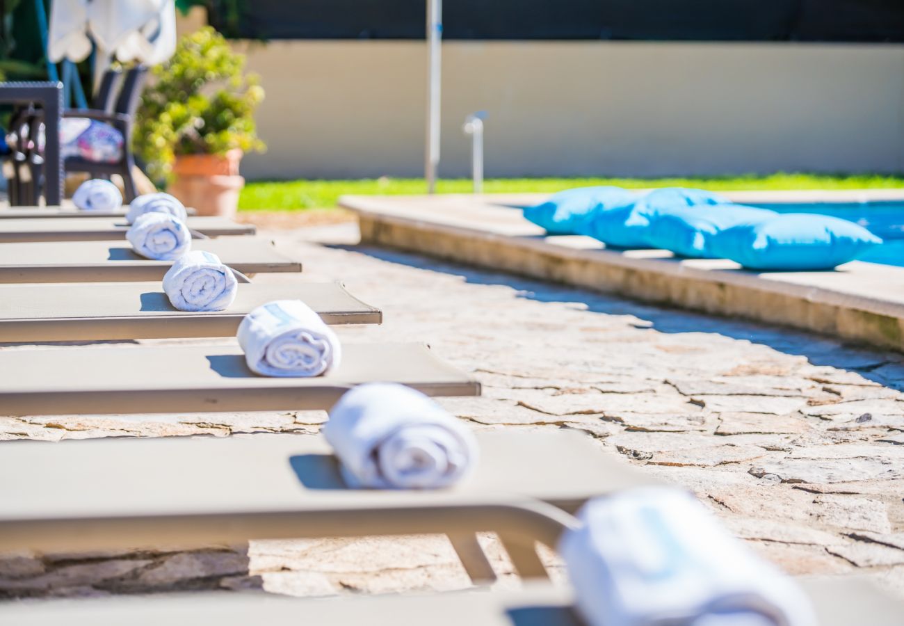 Domaine à Pollensa - Finca Can Verga à Pollensa de style campagnard avec piscine.