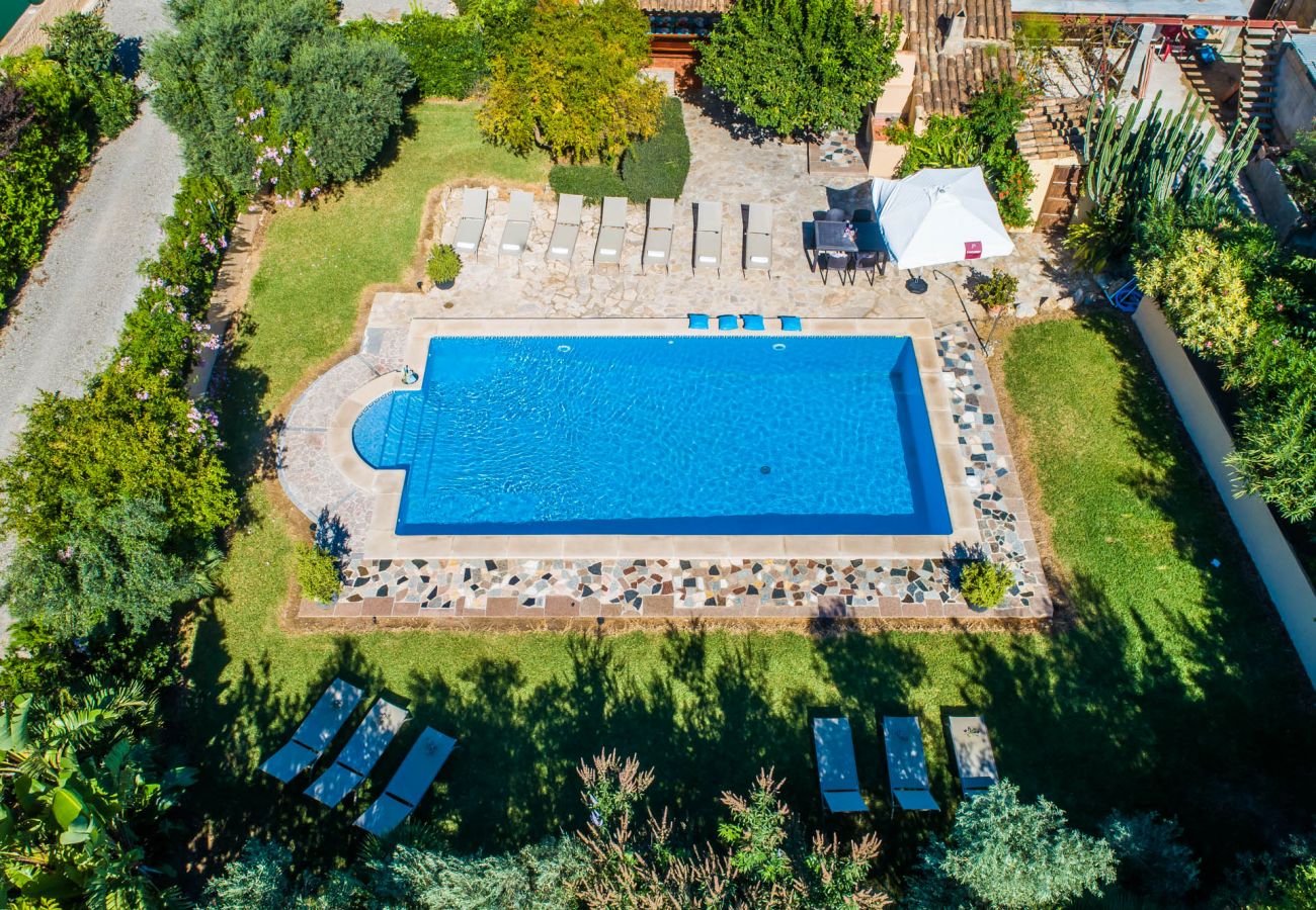 Domaine à Pollensa - Finca Can Verga à Pollensa de style campagnard avec piscine.