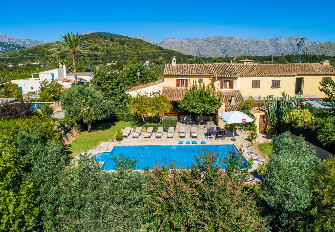 Finca avec piscine et barbecue à Pollensa 