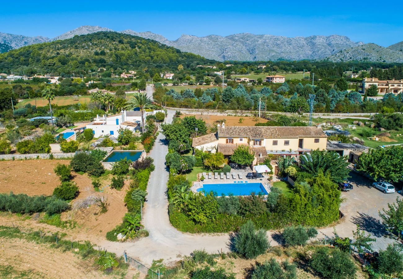 Domaine à Pollensa - Finca Can Verga à Pollensa de style campagnard avec piscine.