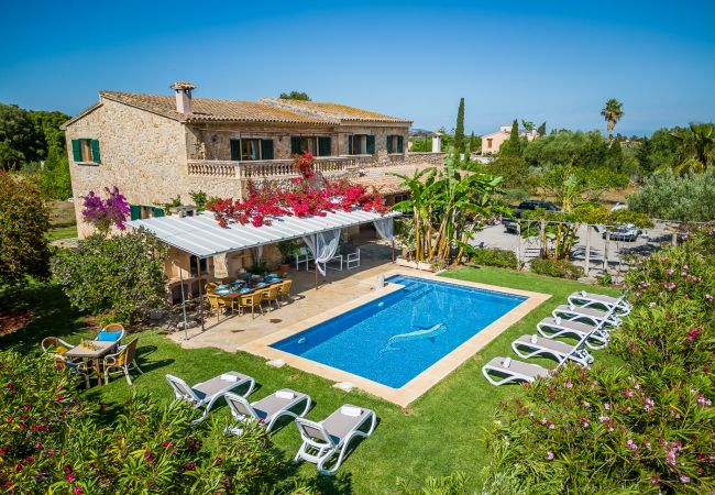 Finca with pool in Pollensa.