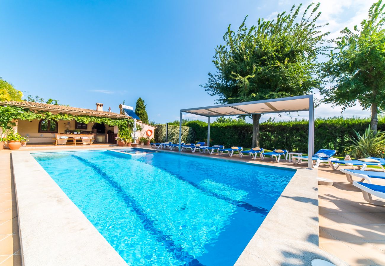 Finca avec jacuzzi, piscine et barbecue à Pollensa