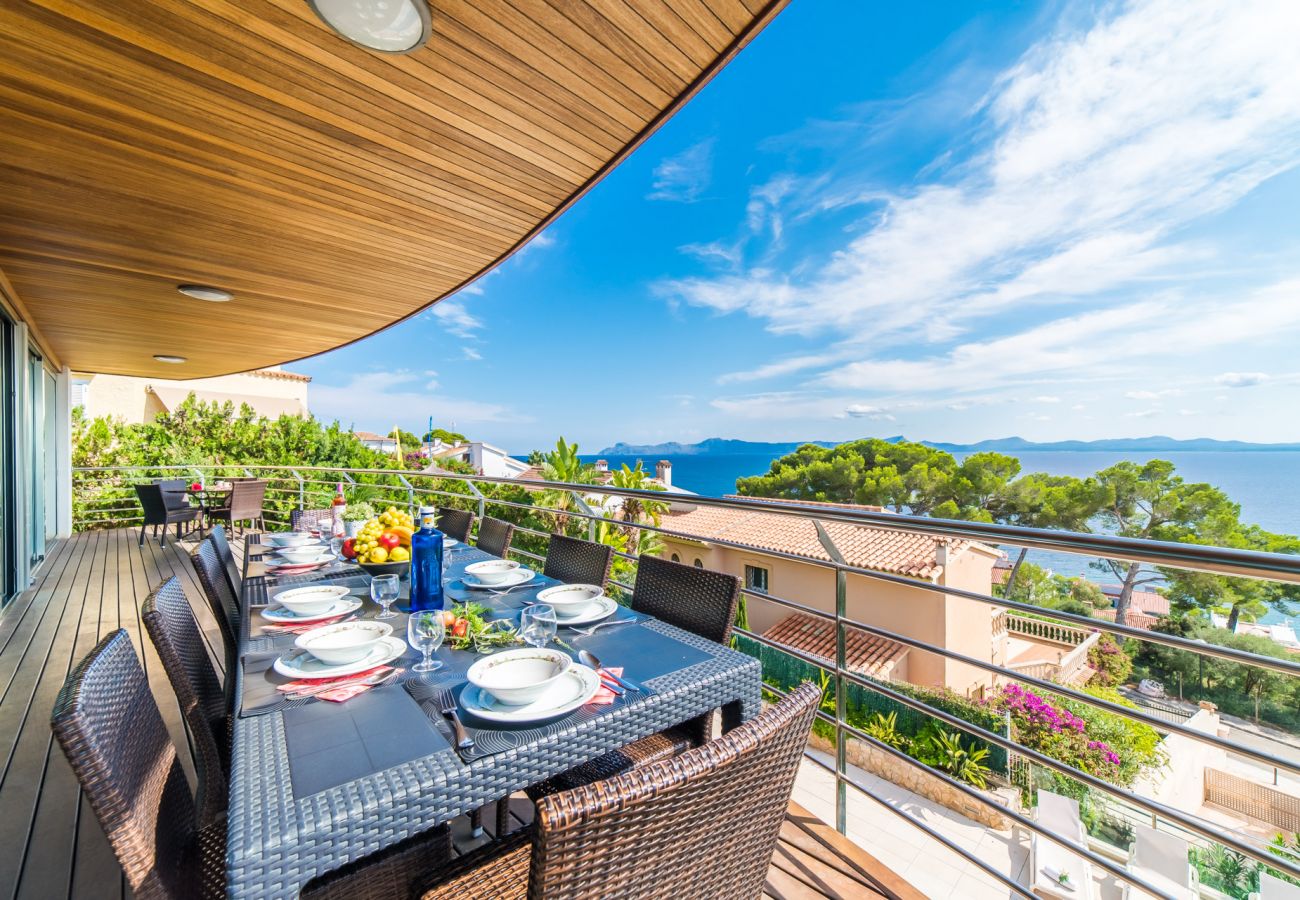 Maison à Alcudia - Maison avec vue sur la mer, Villa Sammy à Alcudia avec piscine et jacuzzi.