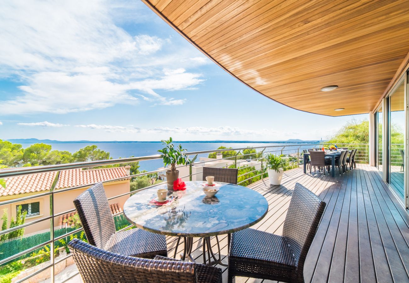 Maison à Alcudia - Maison avec vue sur la mer, Villa Sammy à Alcudia avec piscine et jacuzzi.