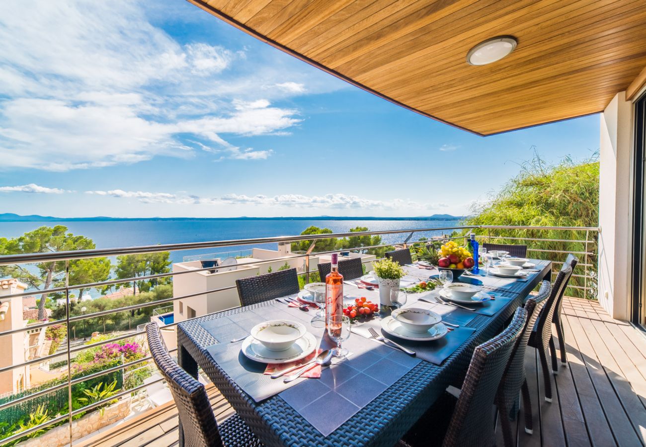 Maison à Alcudia - Maison avec vue sur la mer, Villa Sammy à Alcudia avec piscine et jacuzzi.