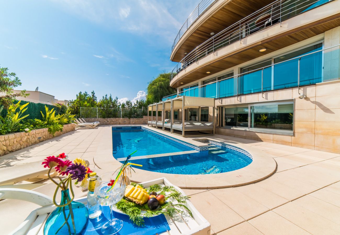 Maison à Alcudia - Maison avec vue sur la mer, Villa Sammy à Alcudia avec piscine et jacuzzi.