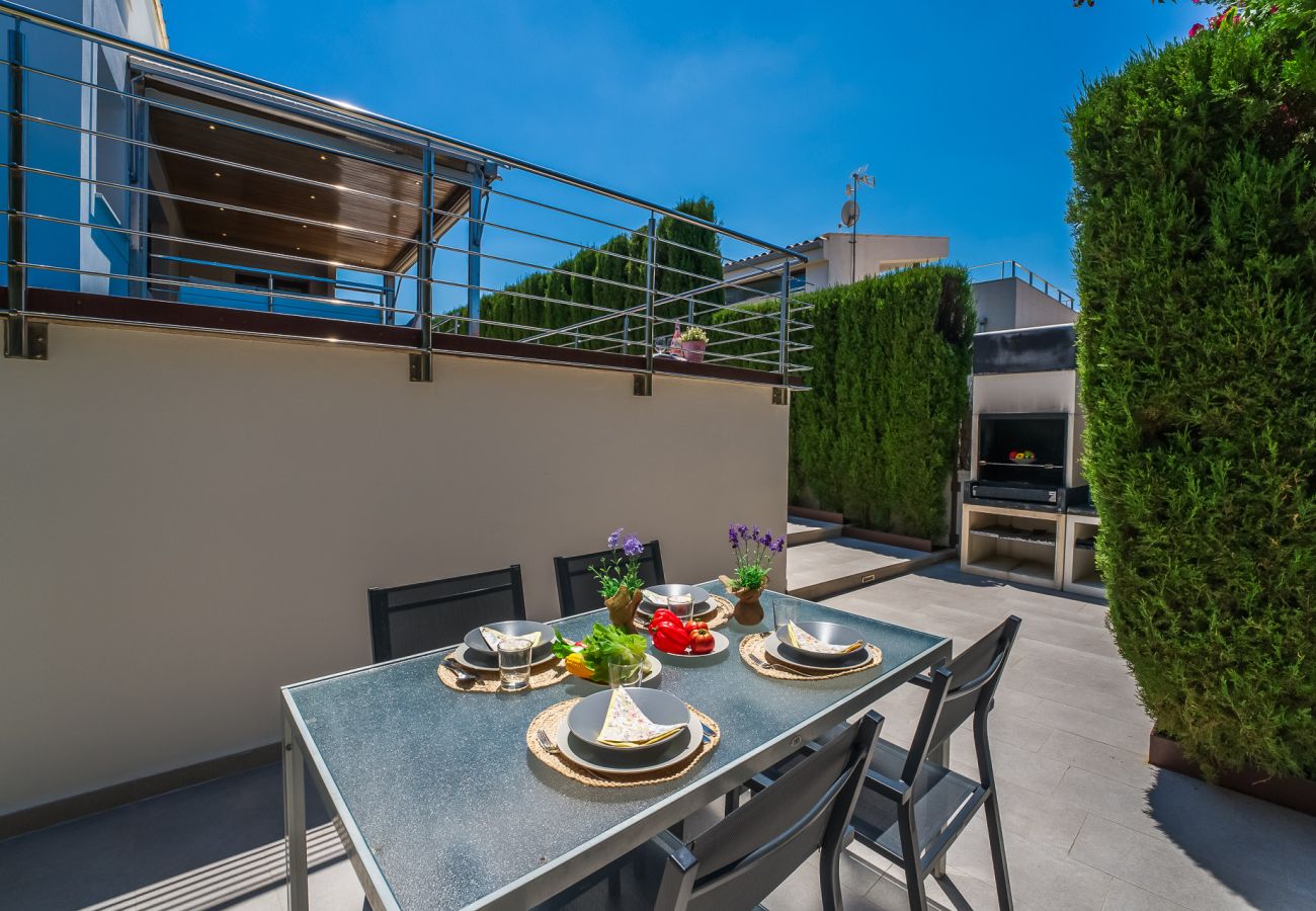 Maison à Alcudia - Maison près de la mer Xiscama avec jacuzzi à Alcudia.