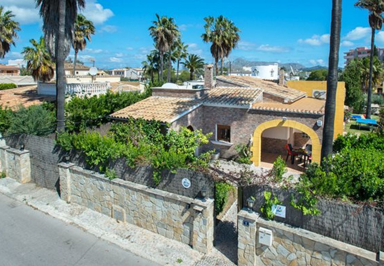 Villa with private pool near of the beach