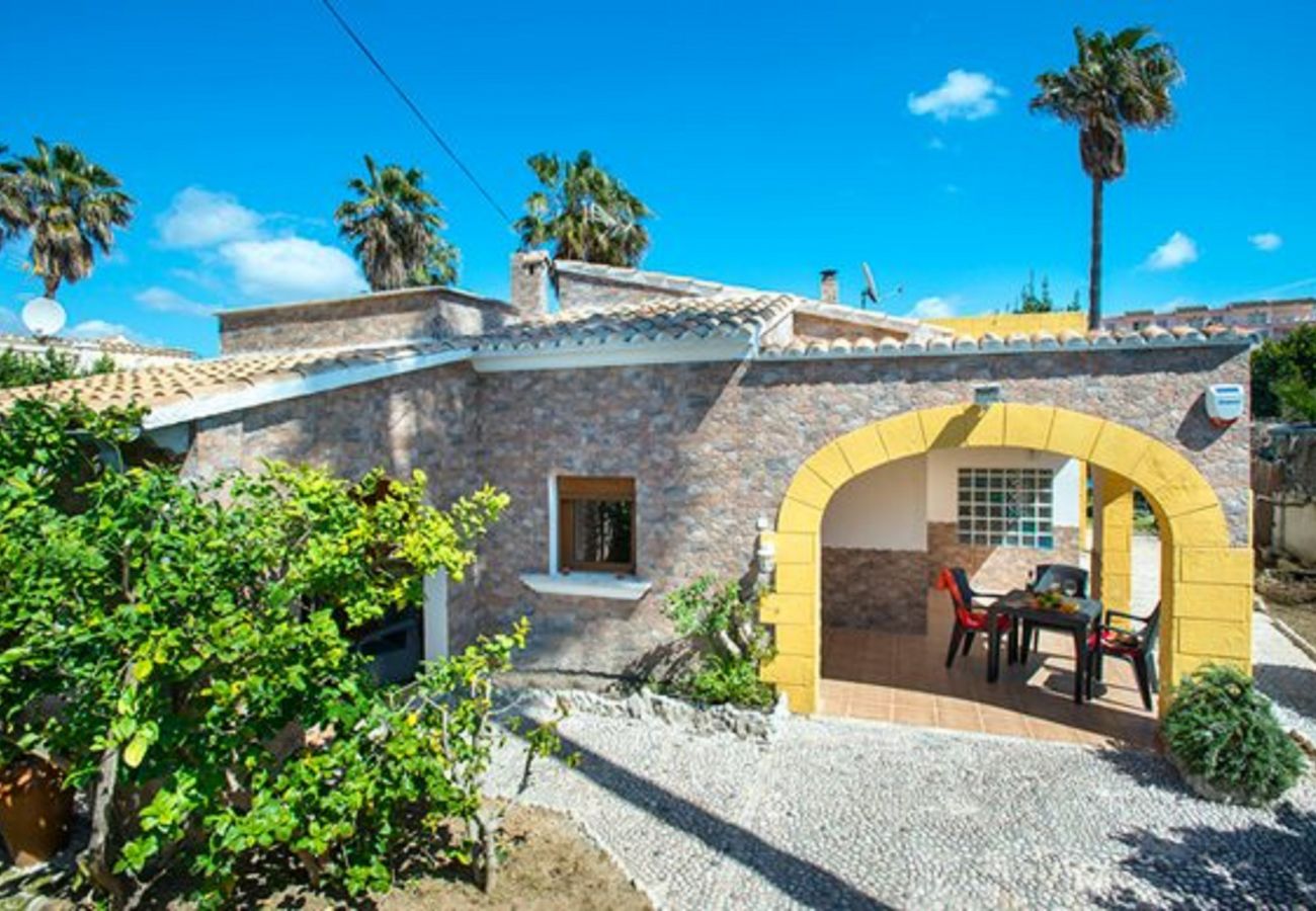 Maison à Alcudia - Location de vacances Villa Montelo avec piscine privée près de la plage.