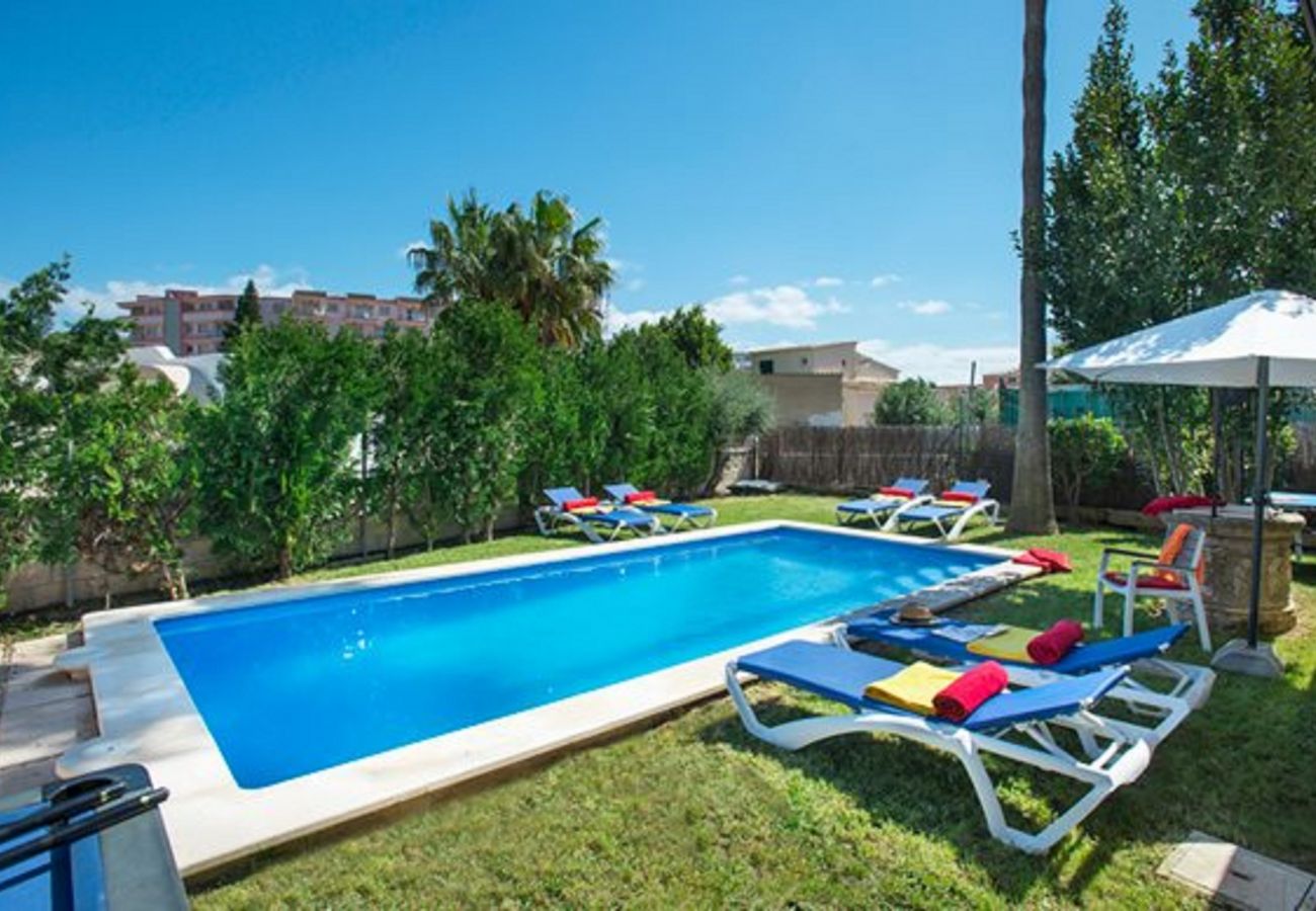 Maison à Alcudia - Location de vacances Villa Montelo avec piscine privée près de la plage.