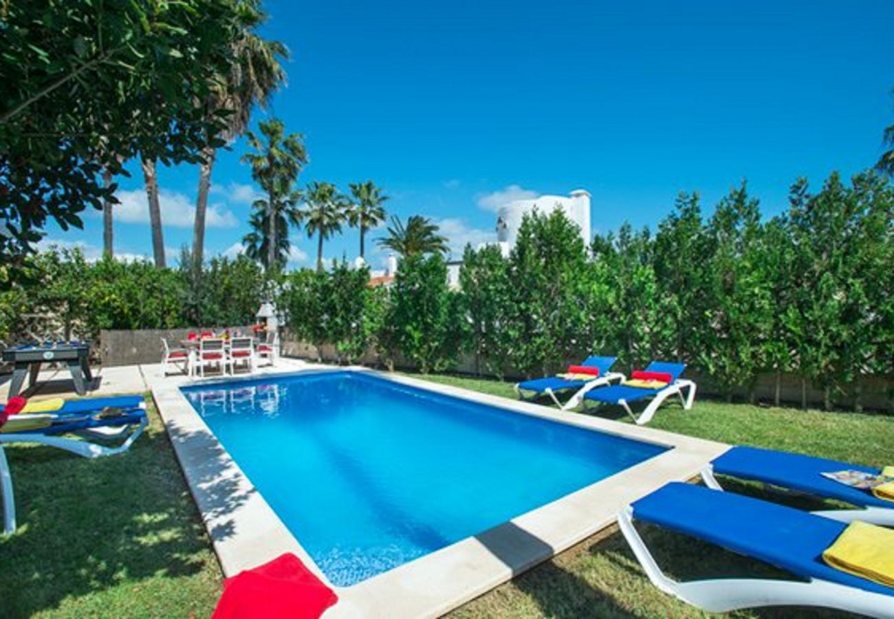 Maison à Alcudia - Location de vacances Villa Montelo avec piscine privée près de la plage.