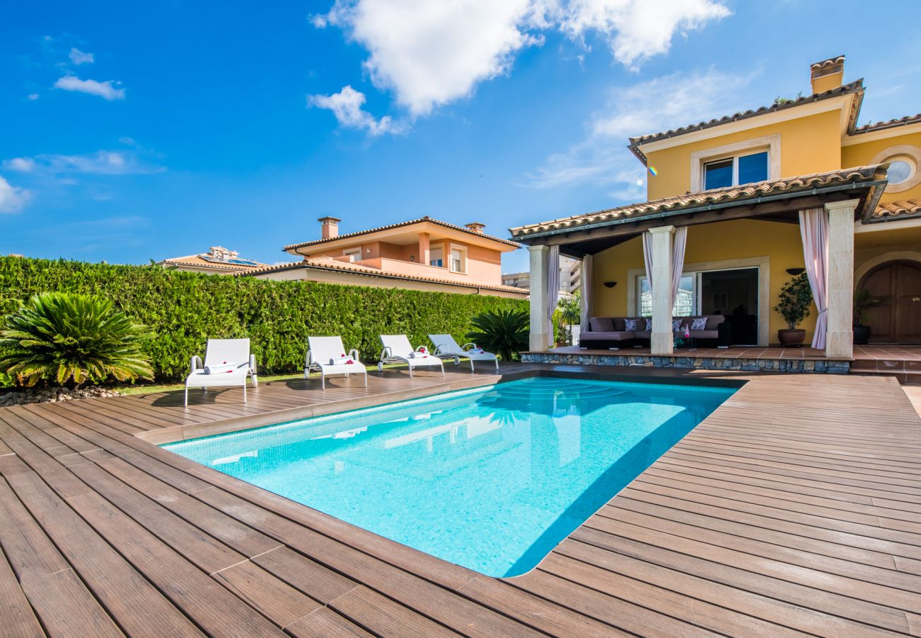 Maison avec vue sur la montagne et piscine à Alcudia