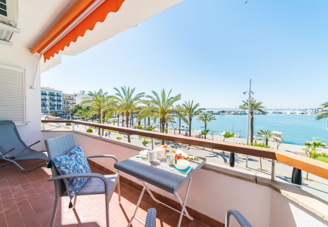 Appartement de vacances avec terrasse et vue sur la mer à Puerto Alcudia