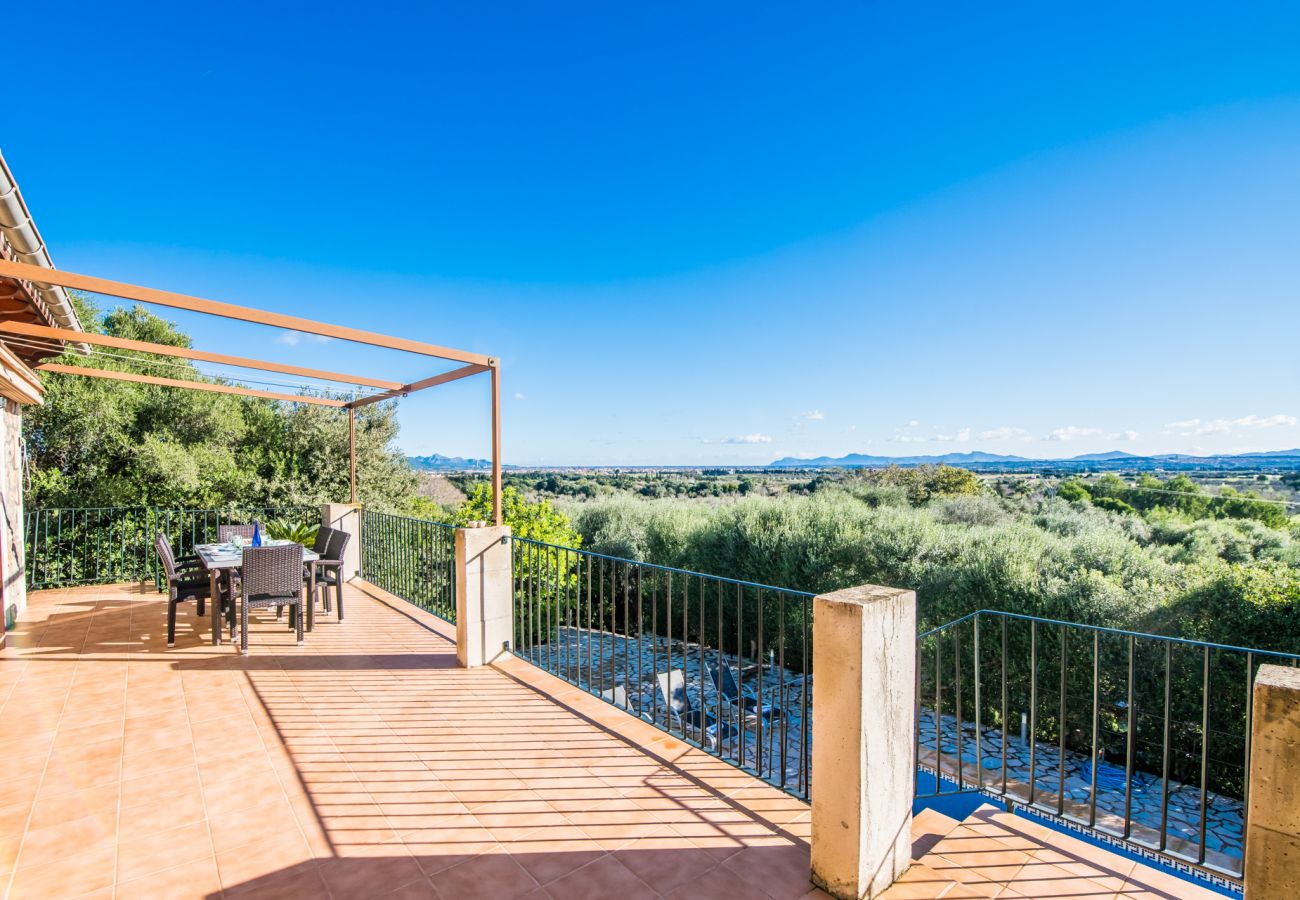 Finca de vacances à Majorque avec vue panoramique sur la nature 