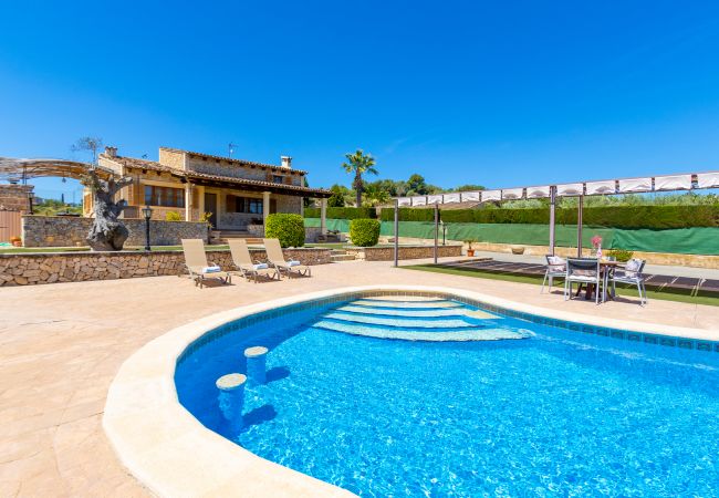 Finca à Majorque Sa Sinia avec piscine et court de tennis