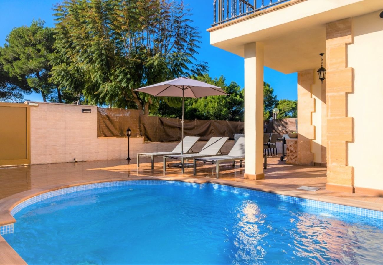 Maison chaleureuse avec barbecue et piscine à Majorque